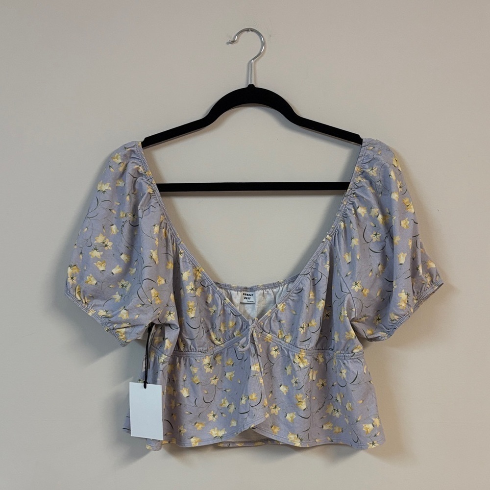 BNWT Aritzia Sunday Kaia Floral Top size L - Picture 3 of 4